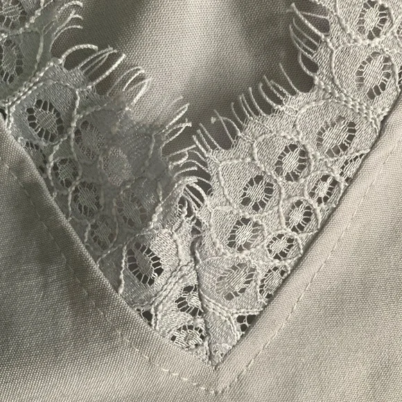 Gray Lace Trim Sleeveless Blouse Size S - Picture 7 of 8